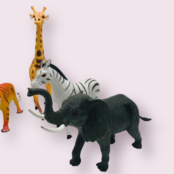 Lot of 5 Rubber Zoo Animals Lion Tiger Giraffe Zebra Elephant Homeschool - Picture 5 of 6